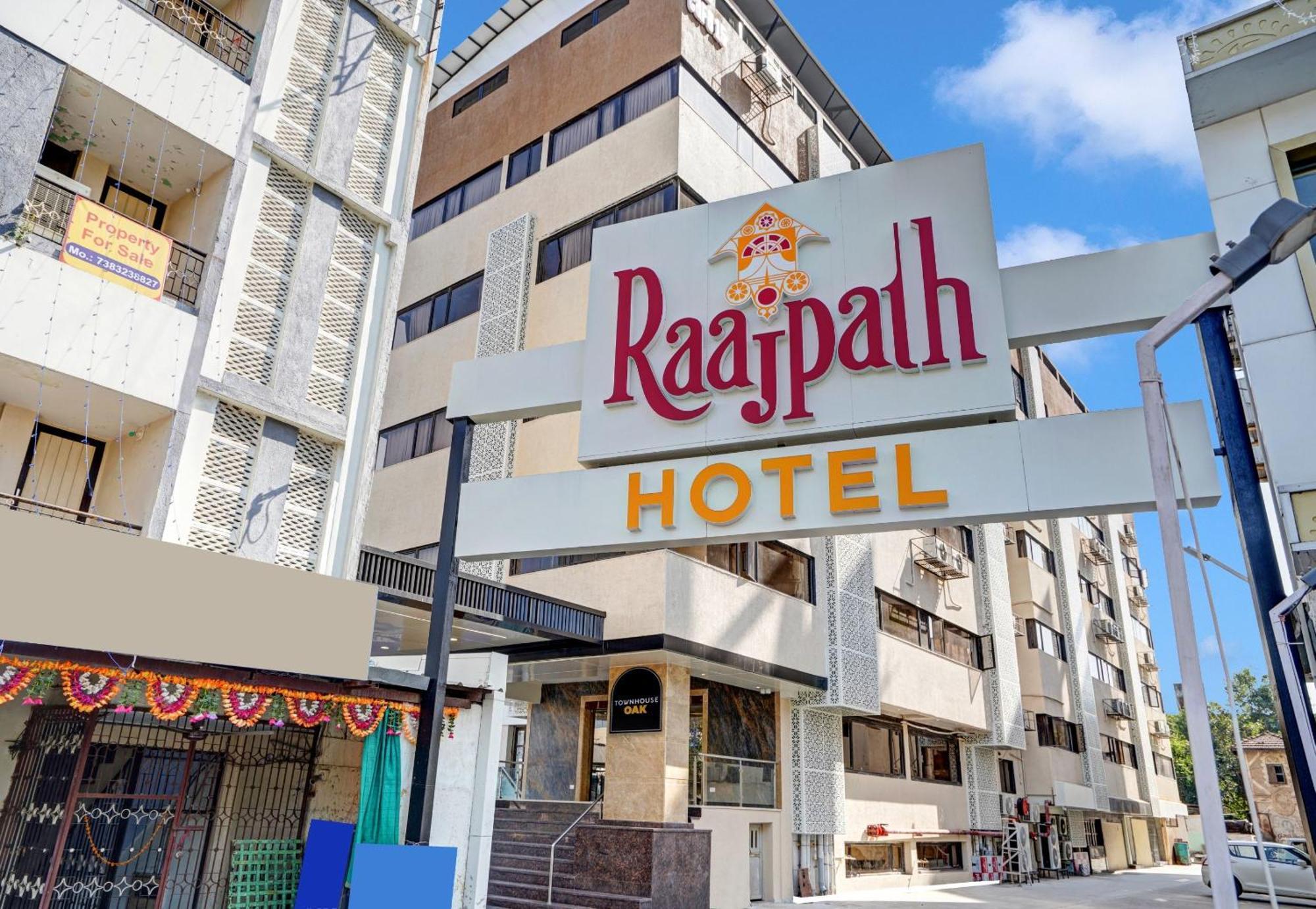 Clubhouse Hotel Raajpath Vadodara Eksteriør billede