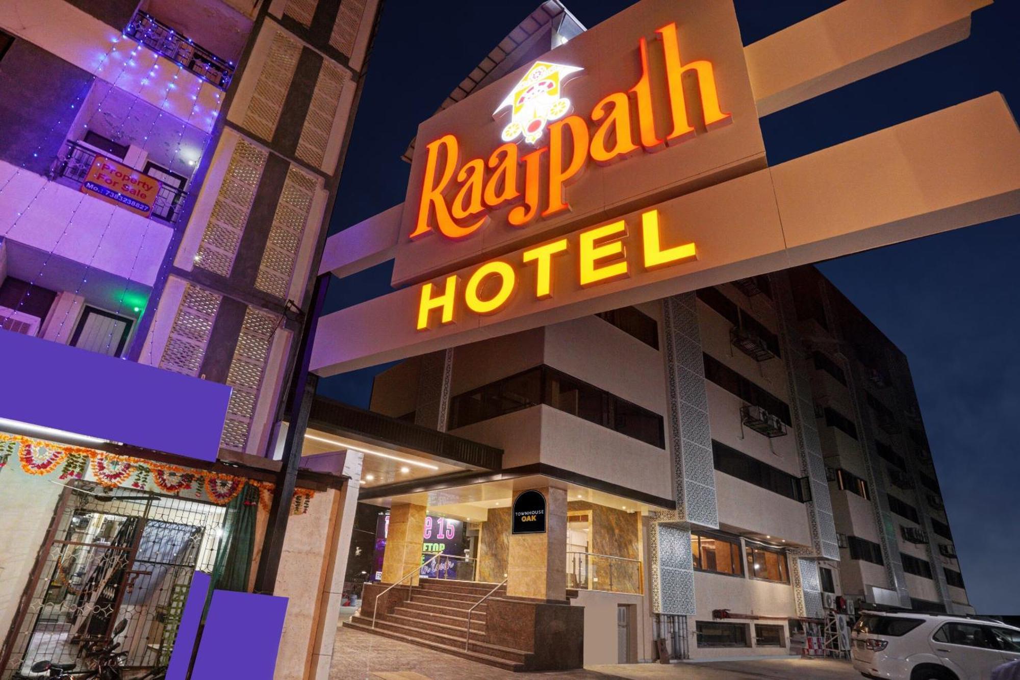 Clubhouse Hotel Raajpath Vadodara Eksteriør billede